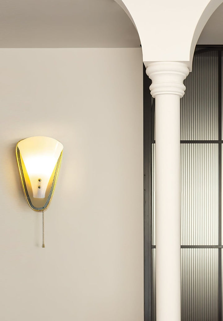 Triangular Wall Lamp - Vakkerlight