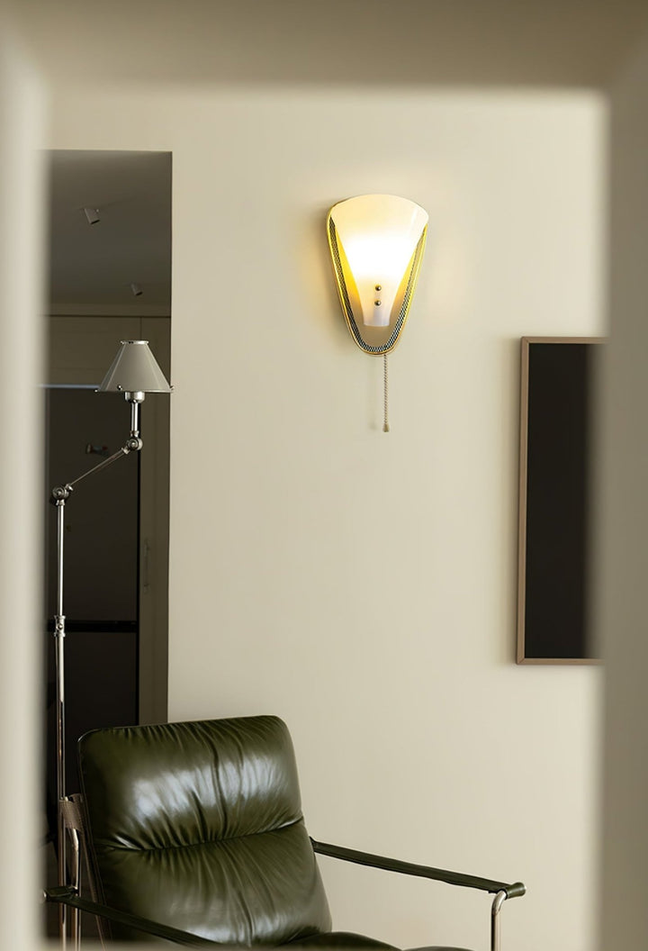 Triangular Wall Lamp - Vakkerlight
