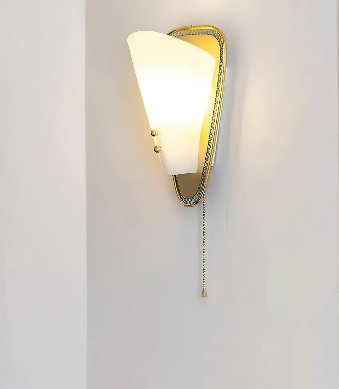 Triangular Wall Lamp - Vakkerlight