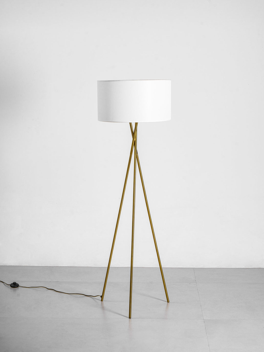 Tripod Grace Floor Lamp - Vakkerlight