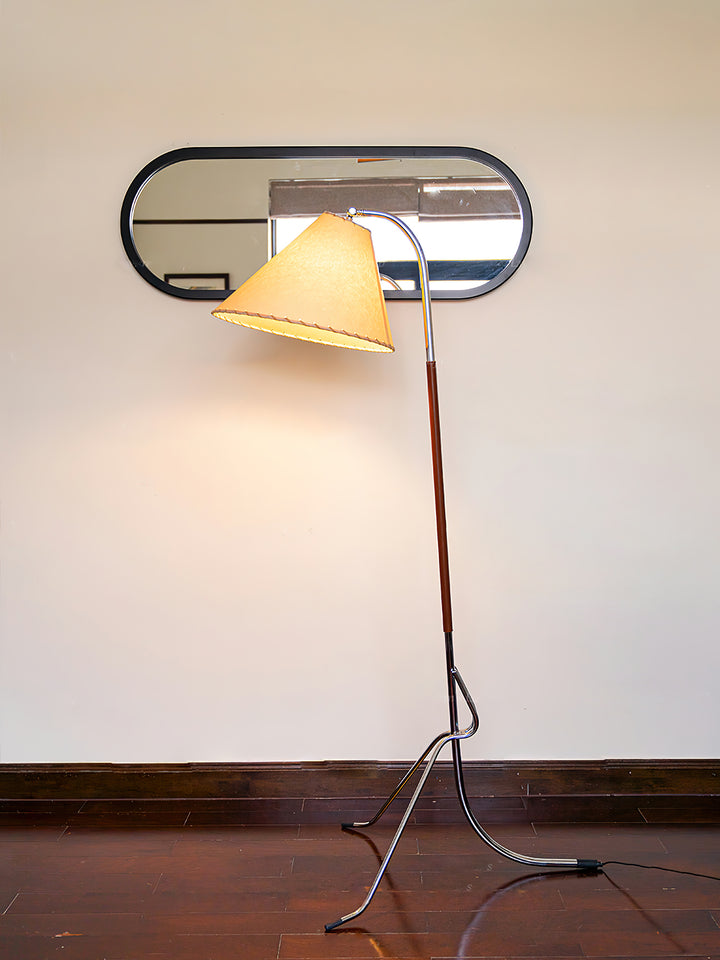 Tripod Arc Floor Lamp - Vakkerlight