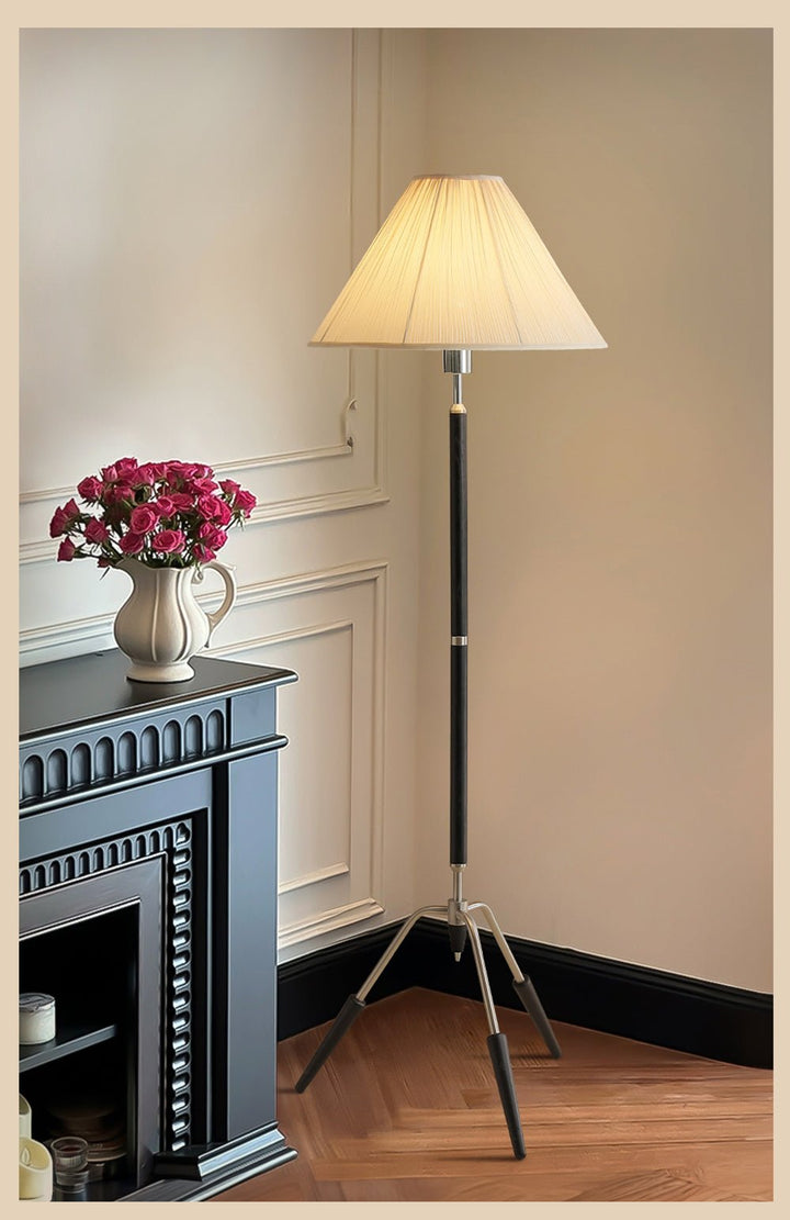 Tripod Base Floor Lamp - Vakkerlight