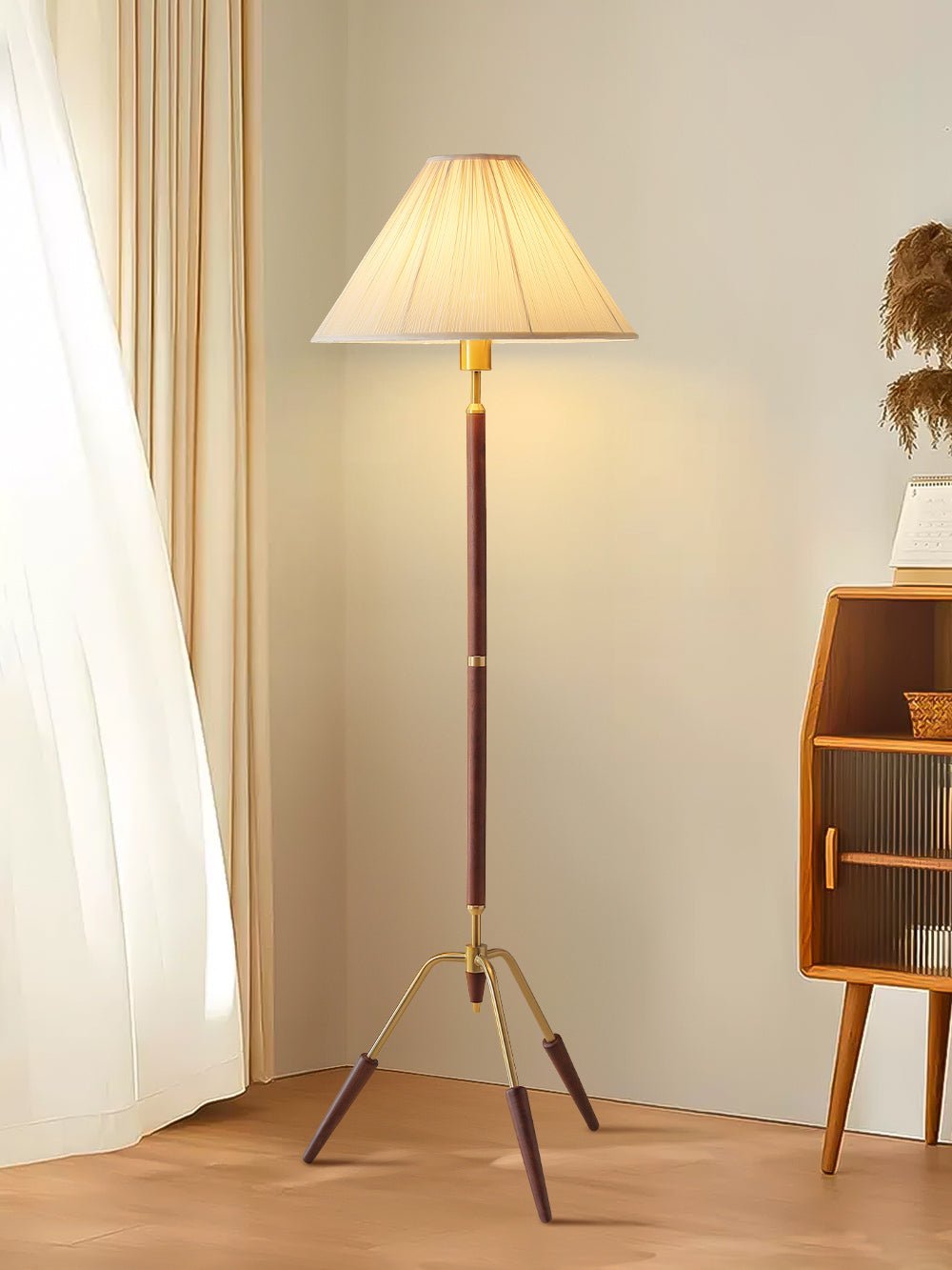 Tripod Base Floor Lamp - Vakkerlight