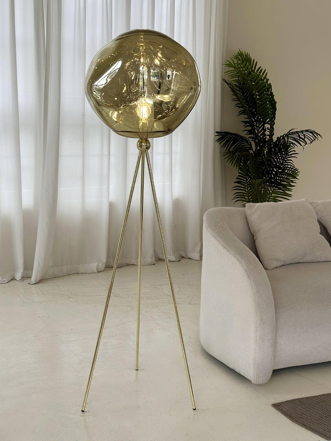 Lava Tripod Rock Floor Lamp - Vakkerlight