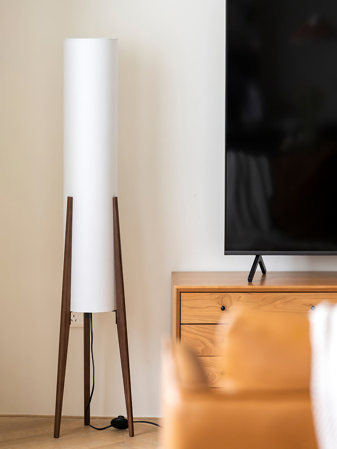 Tripod Walnut Floor Lamp - Vakkerlight