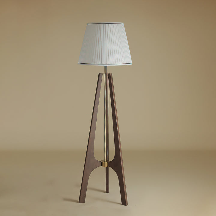 Trivelle Tripod Floor Lamp - Vakkerlight
