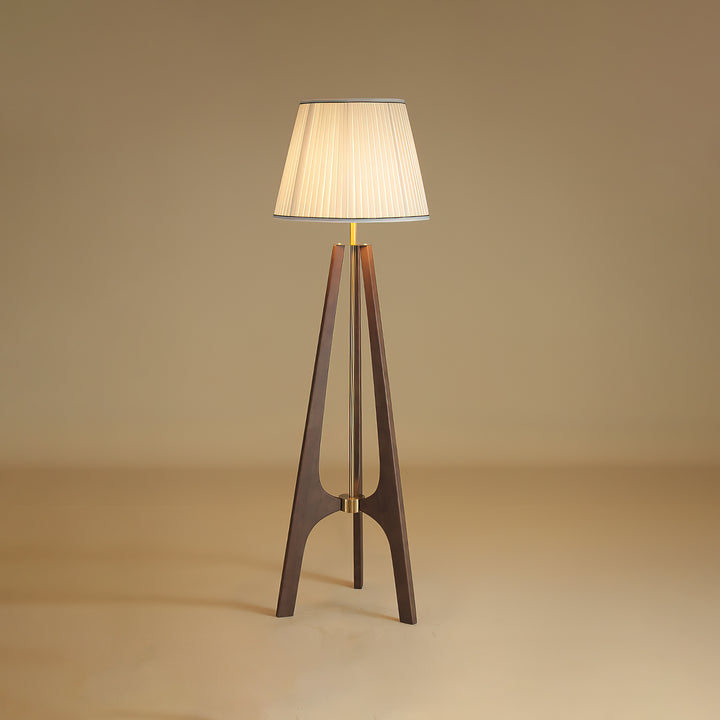 Trivelle Tripod Floor Lamp - Vakkerlight