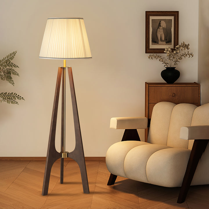 Trivelle Tripod Floor Lamp - Vakkerlight