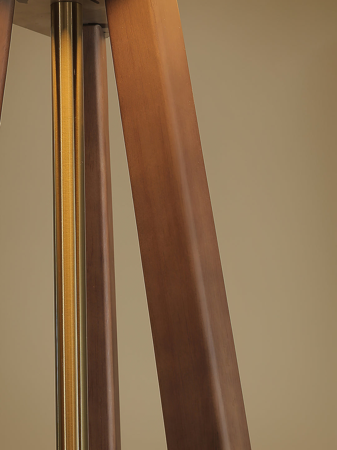 Trivelle Tripod Floor Lamp - Vakkerlight