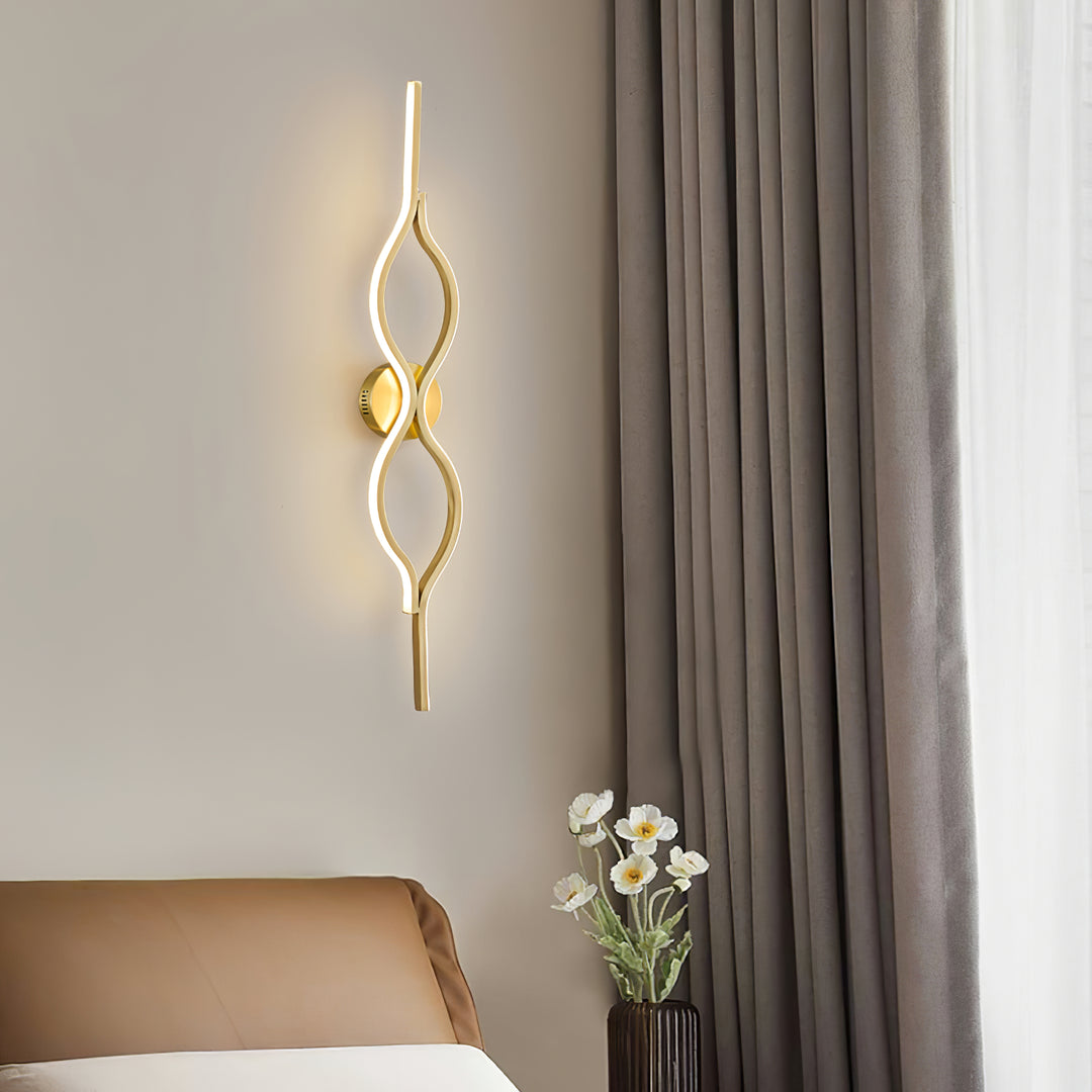 Twist Brass Wall Light - Vakkerlight