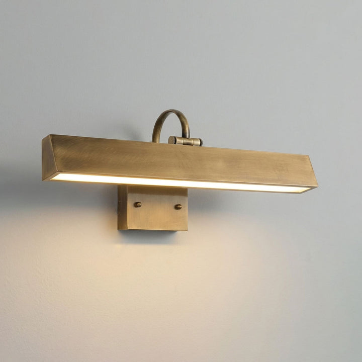 Valenne Vintage Brass LED Picture Light