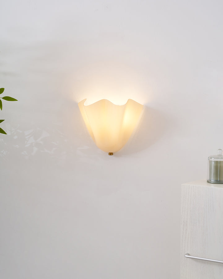 Petalia Wall Light - Vakkerlight