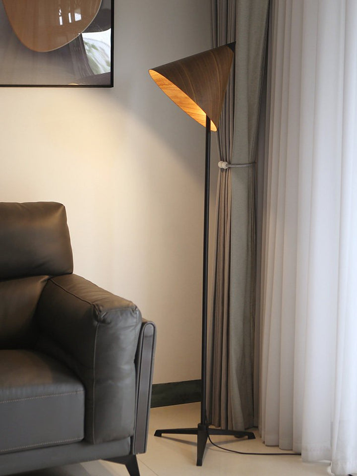 Vero Wood Floor Lamp - Vakkerlight