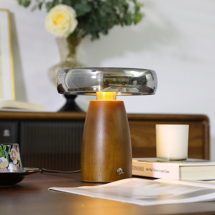 Veyra Table Lamp - Vakkerlight