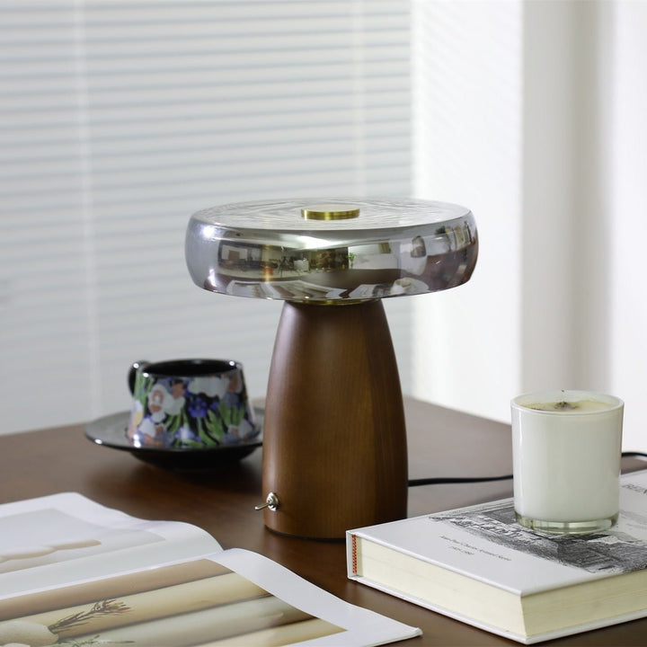 Veyra Table Lamp - Vakkerlight