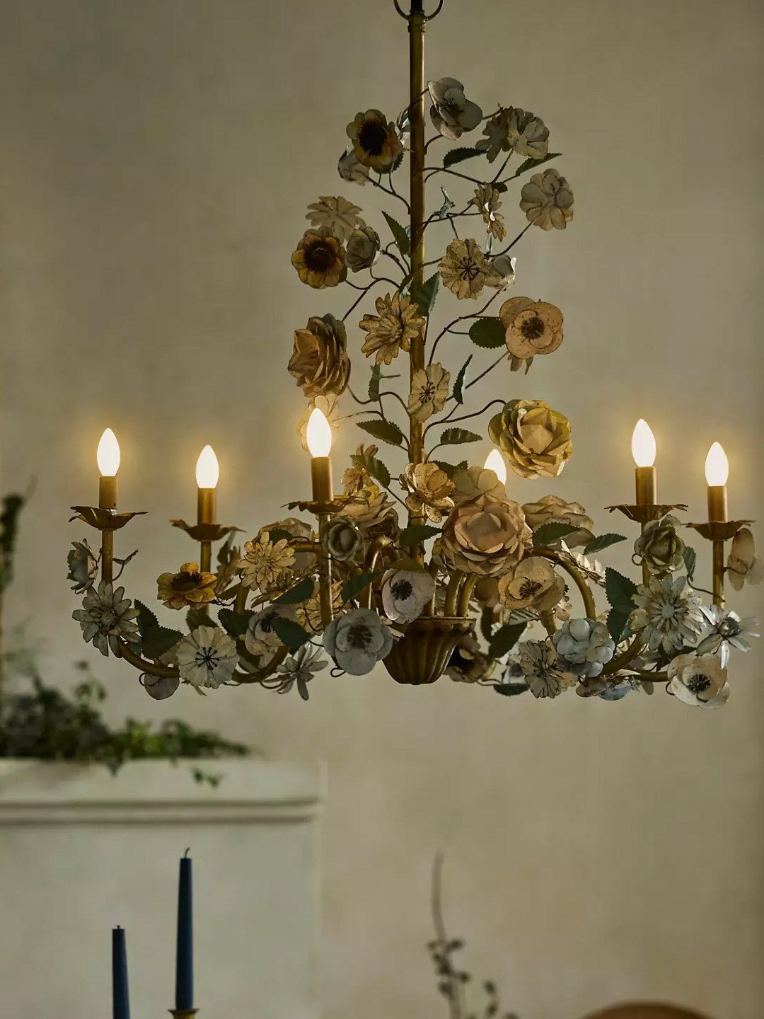 Vintage Floral Chandelier - Vakkerlight