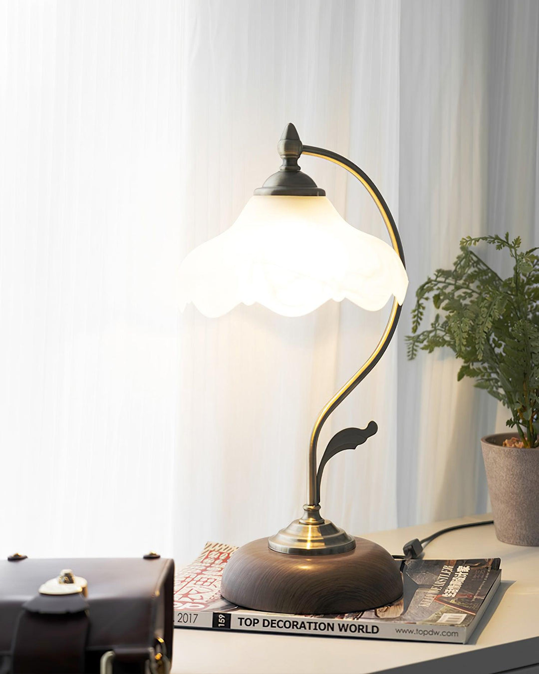 Vintage Laiton Table Lamp - Vakkerlight