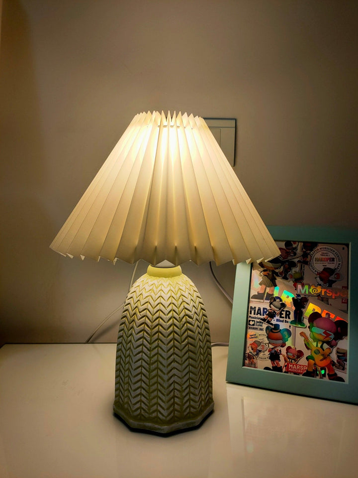 Vintage Pleated Table Lamp - Vakkerlight