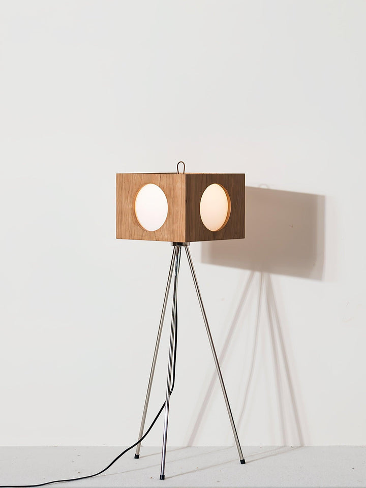 Vintage Tripod Camera Floor Lamp - Vakkerlight