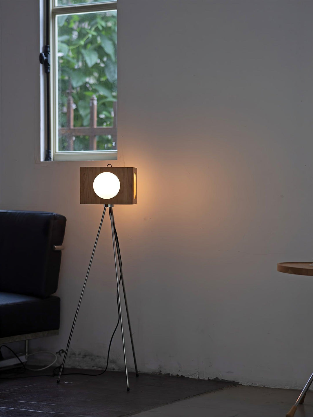 Vintage Tripod Camera Floor Lamp - Vakkerlight