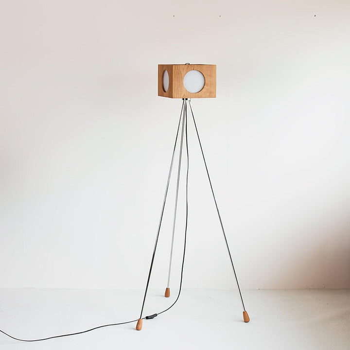 Vintage Tripod Camera Floor Lamp - Vakkerlight