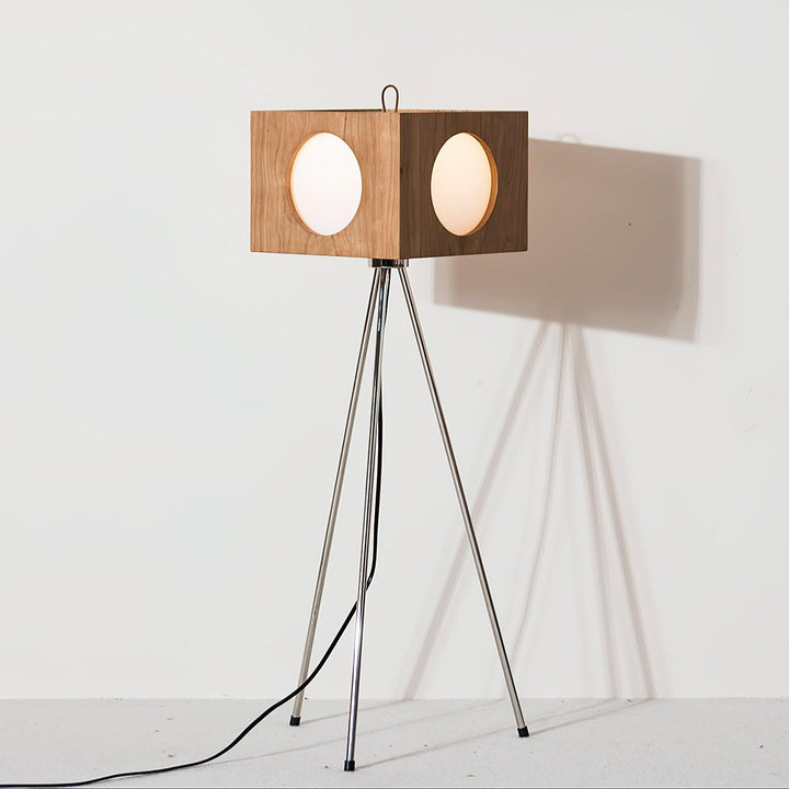 Vintage Tripod Camera Floor Lamp - Vakkerlight