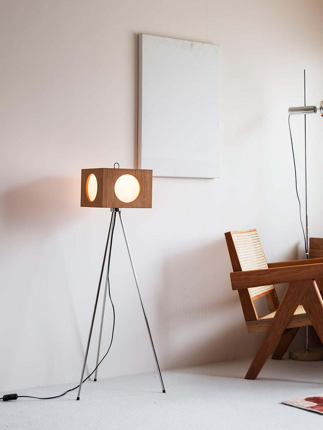 Vintage Tripod Camera Floor Lamp - Vakkerlight