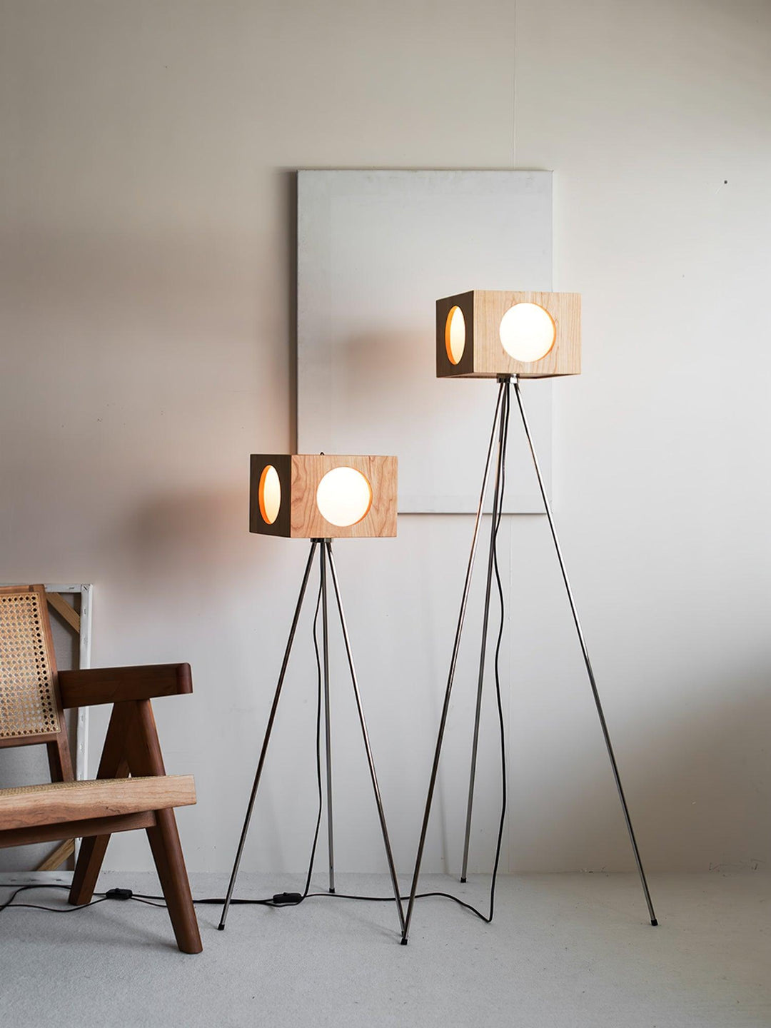 Vintage Tripod Camera Floor Lamp - Vakkerlight