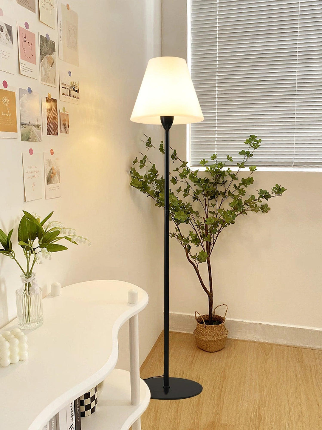 Ward Floor Lamp - Vakkerlight