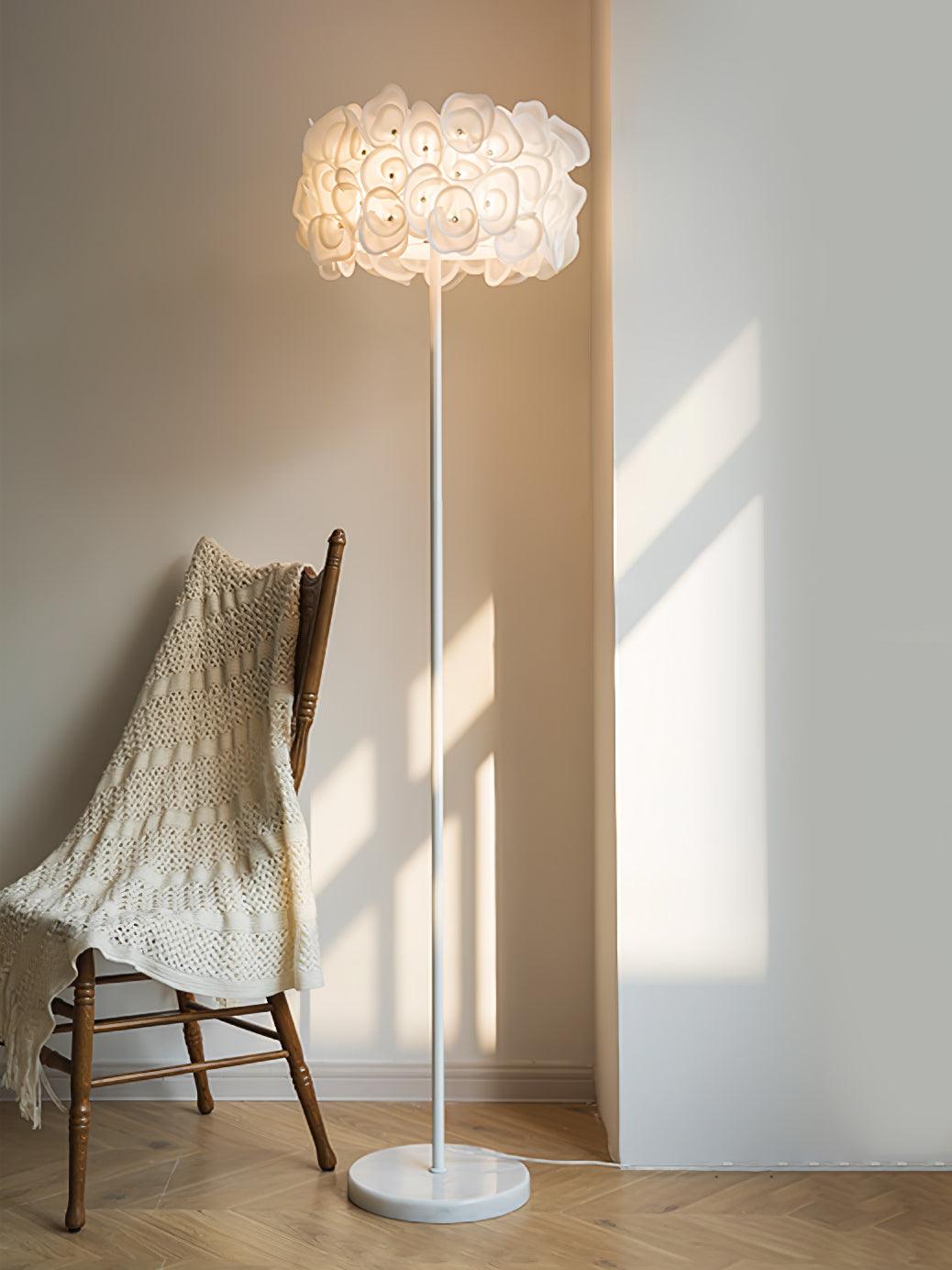 White Hydrangea Floor Lamp - Vakkerlight