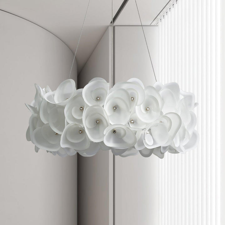 White Hydrangea Pendant Lamp - Vakkerlight