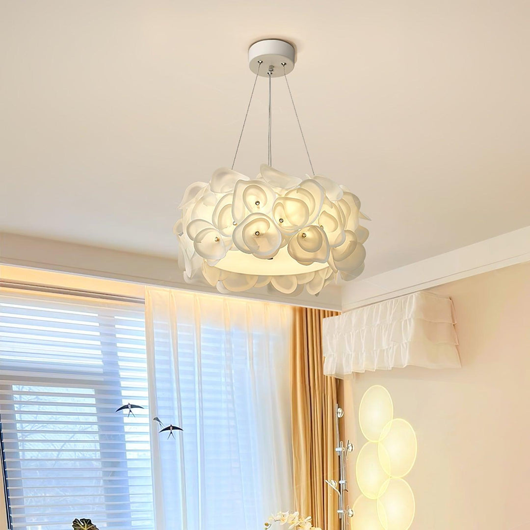 White Hydrangea Pendant Lamp - Vakkerlight