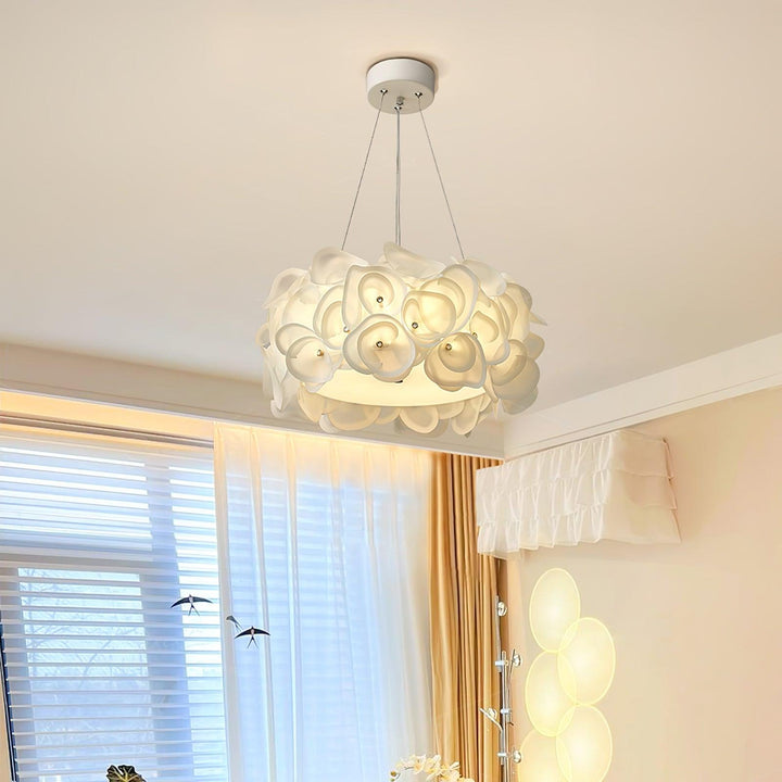 White Hydrangea Pendant Lamp - Vakkerlight