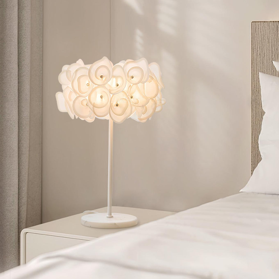 White Hydrangea Table Lamp - Vakkerlight