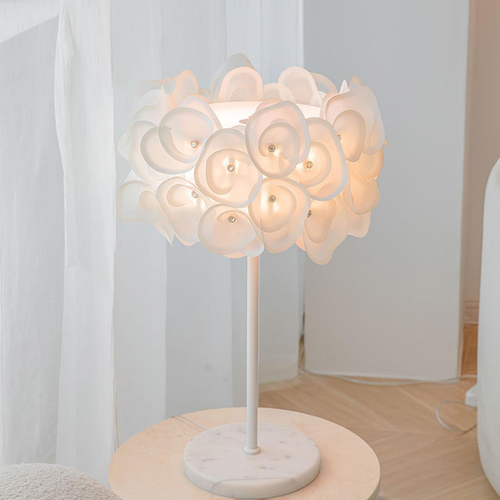 White Hydrangea Table Lamp - Vakkerlight