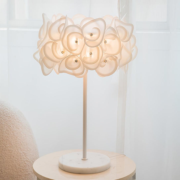 White Hydrangea Table Lamp - Vakkerlight