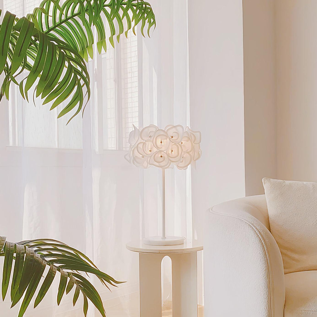 White Hydrangea Table Lamp - Vakkerlight