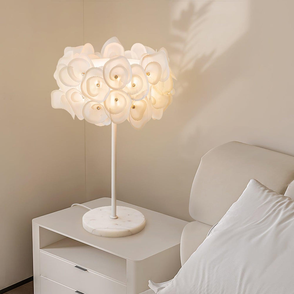 White Hydrangea Table Lamp - Vakkerlight