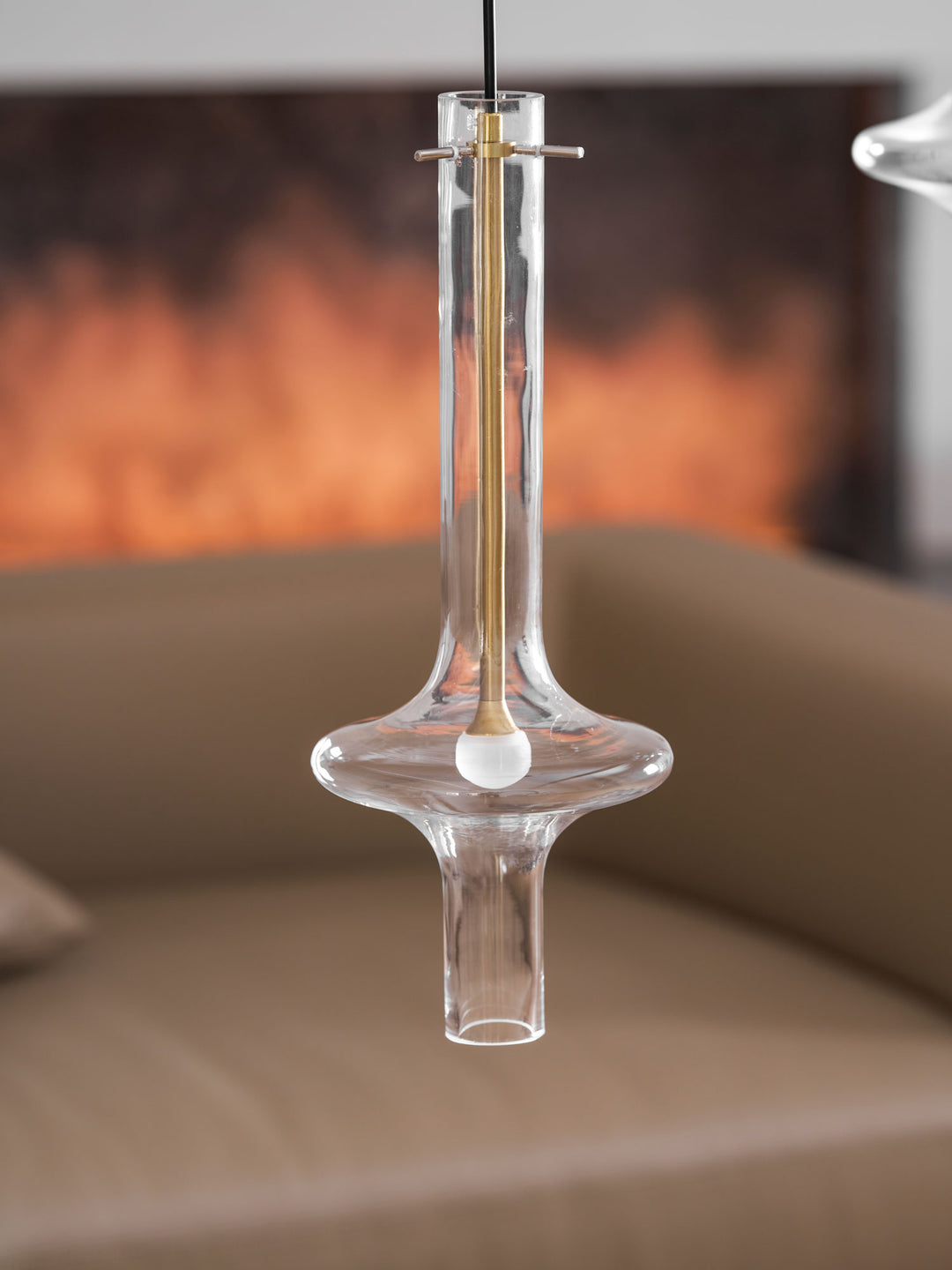 مصباح التعليق العجيب