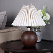 Lampe de table plissée en bois