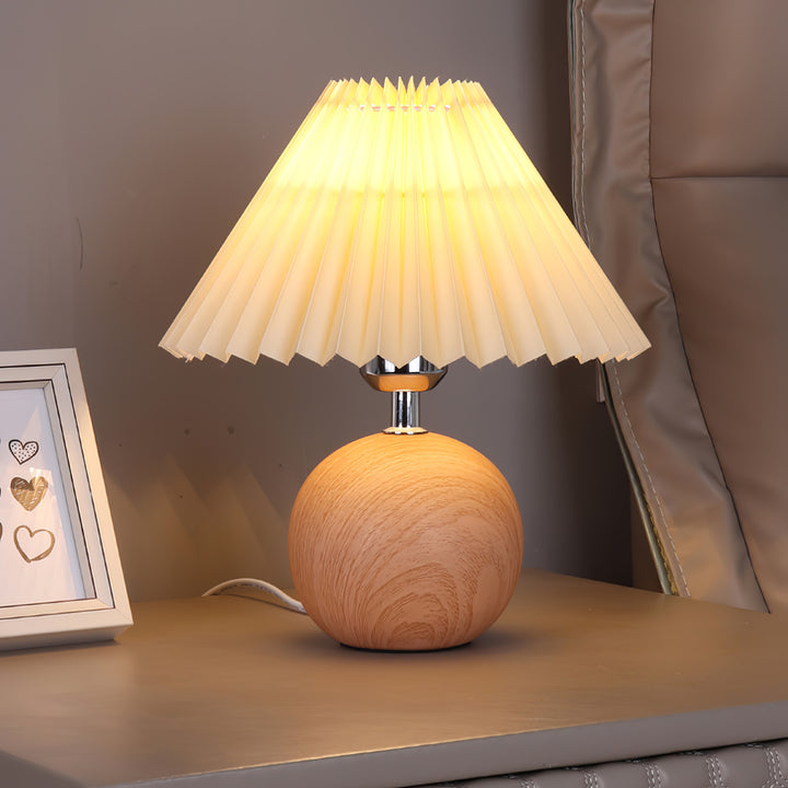 Wooden Pleated Table Lamp - Vakkerlight