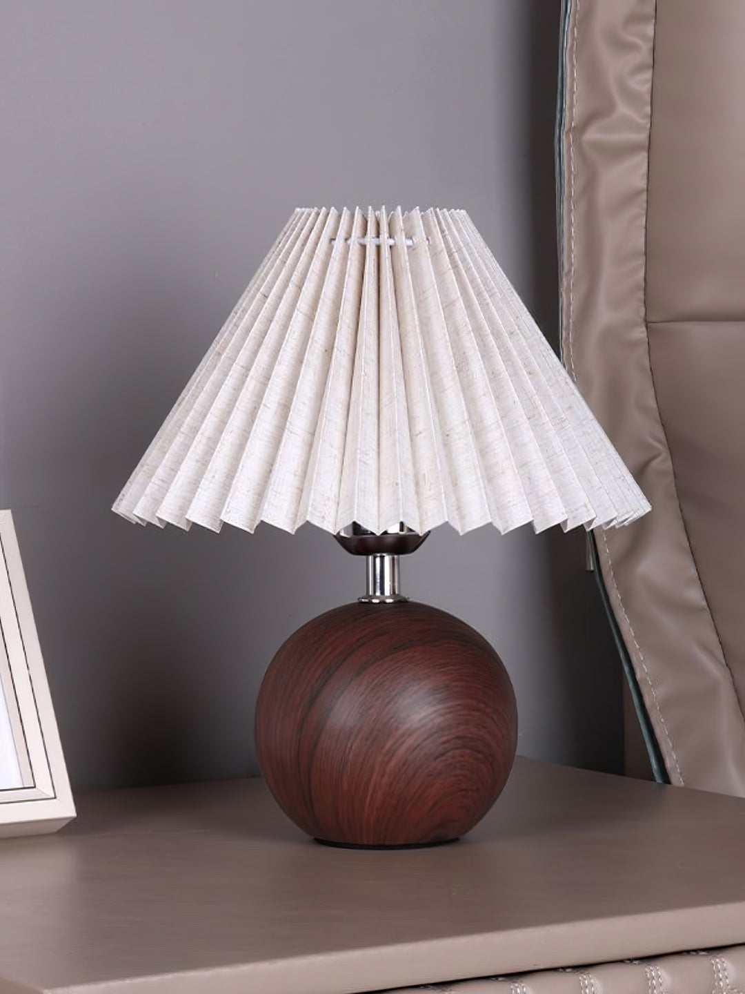 Wooden Pleated Table Lamp - Vakkerlight