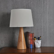 Wooden Vase Table Lamp - Vakkerlight