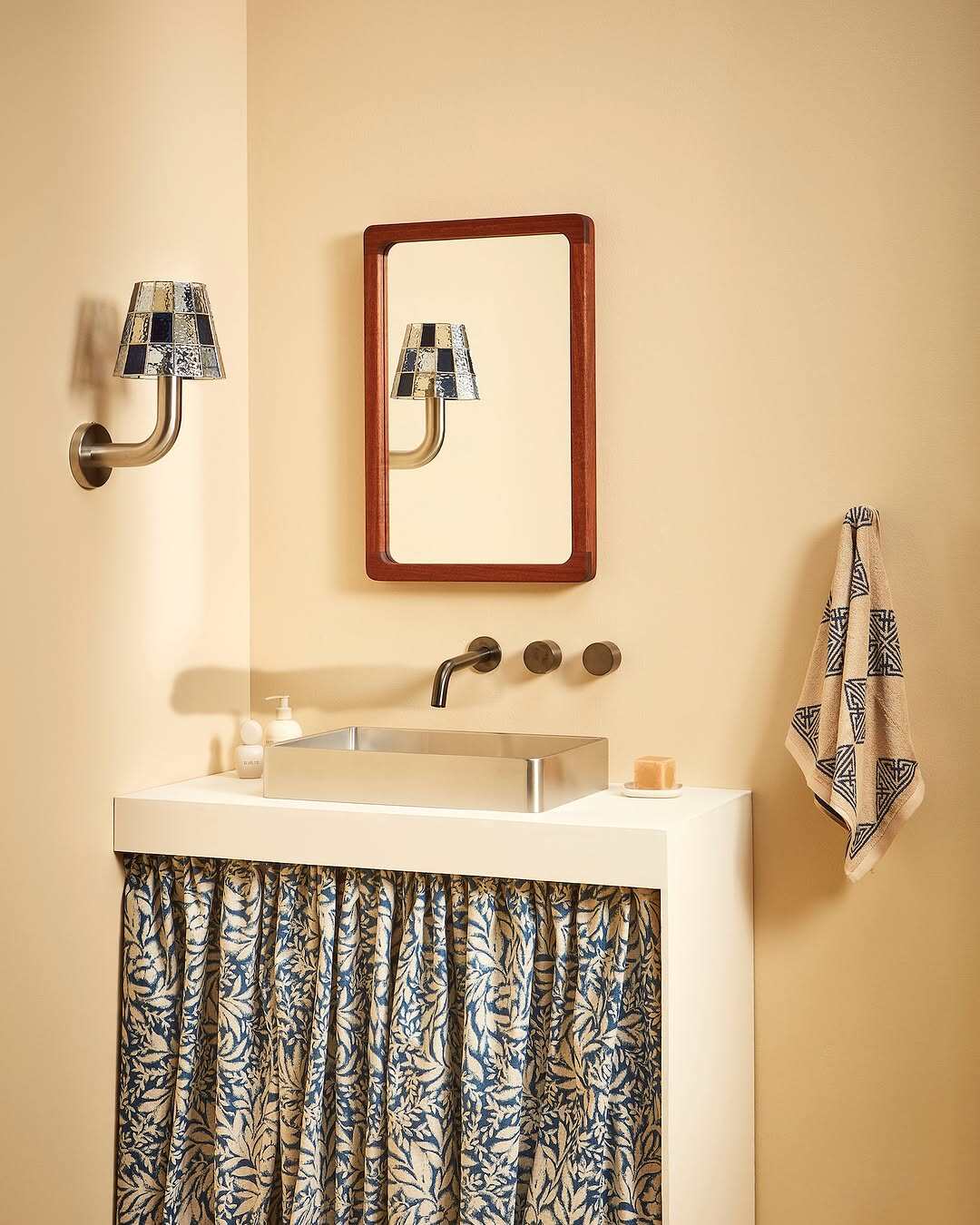 Wren Faceted Glass Wall Sconce