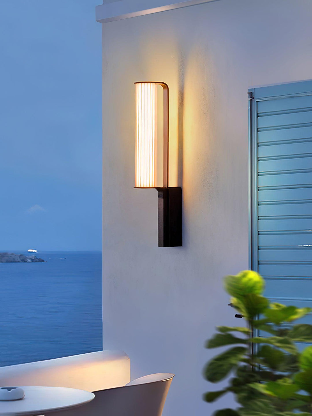 Zenith Arc Outdoor LED Sconce - Vakkerlight