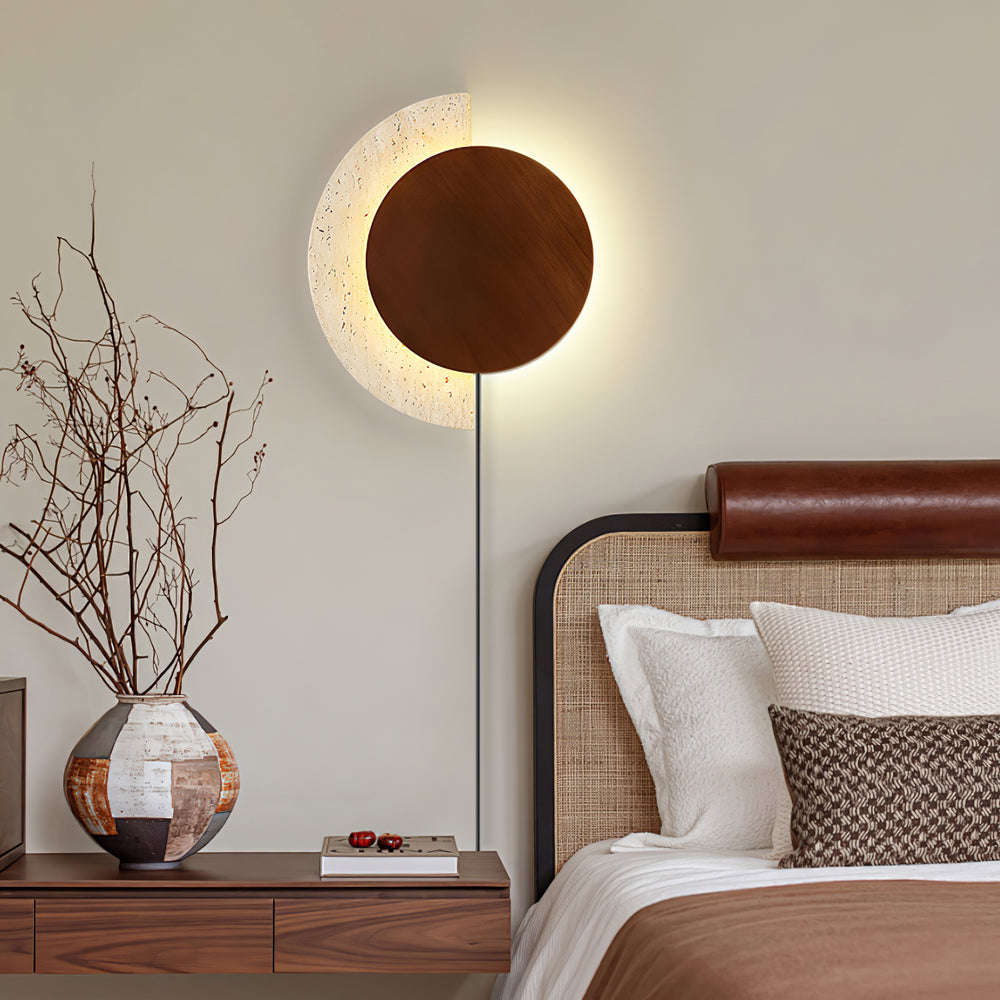 Crescent Halo Plug - in Wall Sconce - Vakkerlight