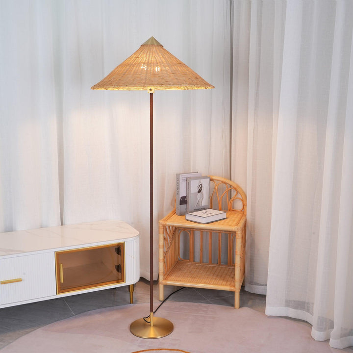 9602 Floor Lamp - Vakkerlight