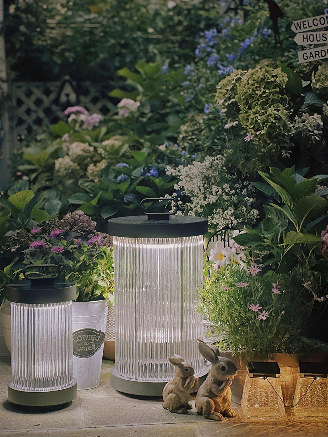 Lantern Garden Solar Outdoor Light - Vakkerlight