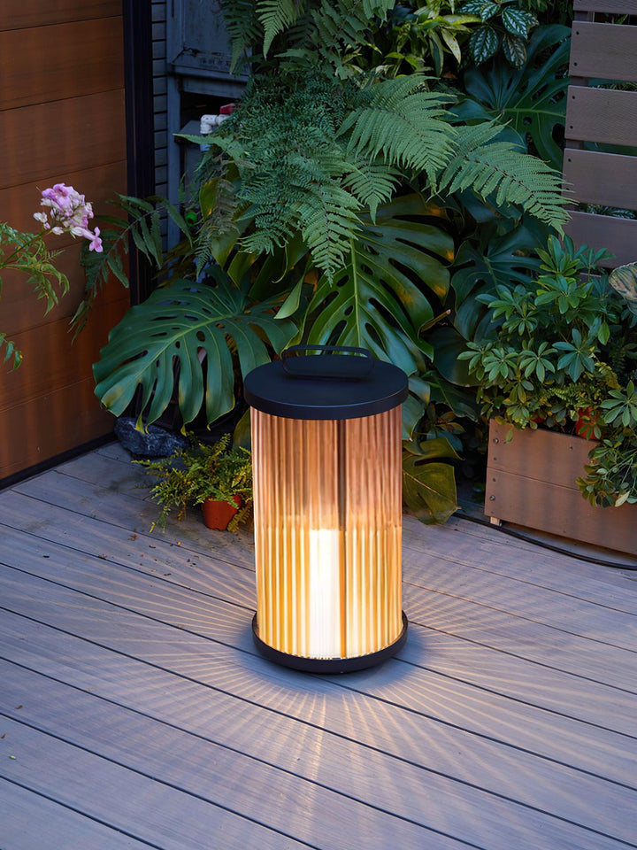 Lantern Garden Solar Outdoor Light - Vakkerlight