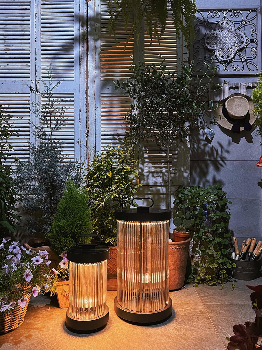 Lantern Garden Solar Outdoor Light - Vakkerlight